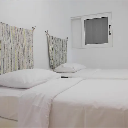 Plaza Apartment *