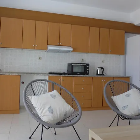 Plaza Apartment *