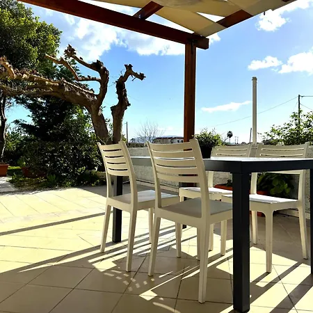 Plaza Apartment *